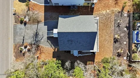 129 N Middleton Avenue Oak Island NC 28465