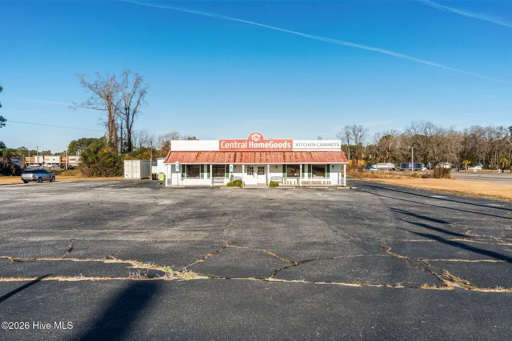 1702 S Madison Street Whiteville NC 28472