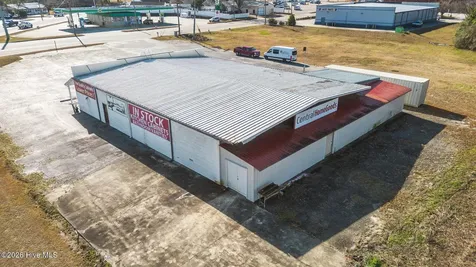 1702 S Madison Street Whiteville NC 28472