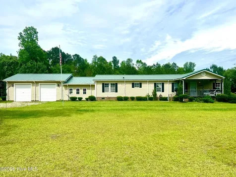3984 Pocosin Road Lake Waccamaw NC 28450