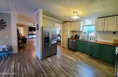 3984 Pocosin Road Lake Waccamaw NC 28450