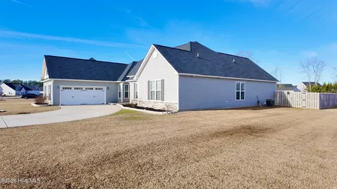 3009 Sharpnose Street New Bern NC 28562