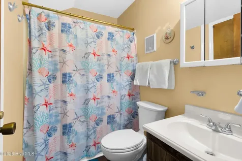 9201 Coast Guard Road Emerald Isle NC 28594