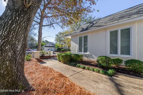 1806 Glen Eagles Lane Wilmington NC 28405