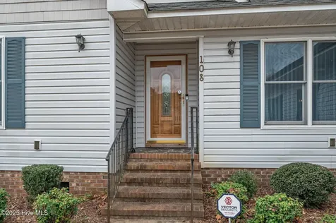 108 Arbor Drive Washington NC 27889