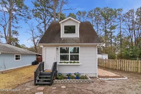 133 New Bern Street Wilmington NC 28403