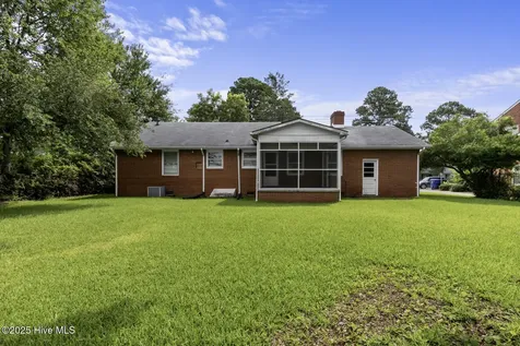 2402 Carey Road Kinston NC 28504