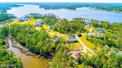 42 Quidley Cove Oriental NC 28571