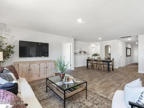 439 Driftwood Drive Richlands NC 28574