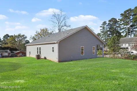 1711 Elizabeth Drive Kinston NC 28504