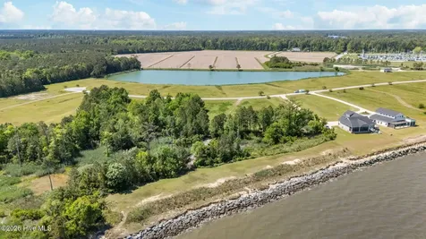 271 Wind Lake Road S Oriental NC 28571