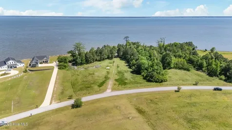 271 Wind Lake Road S Oriental NC 28571