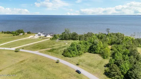 271 Wind Lake Road S Oriental NC 28571
