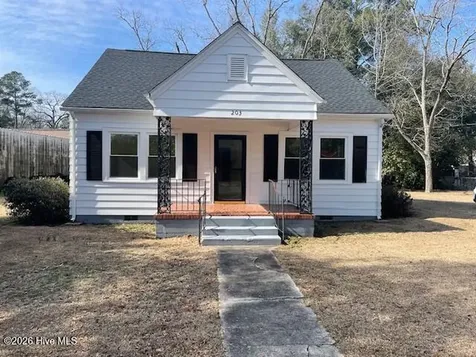 203 Allen Street Elizabethtown NC 28337