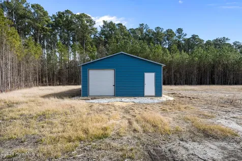 1750 White Farm Road Oriental NC 28571