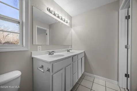 21 East Drive Jacksonville NC 28546