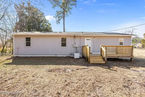 21 East Drive Jacksonville NC 28546