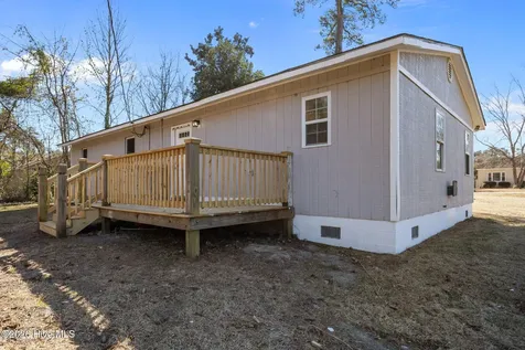 21 East Drive Jacksonville NC 28546