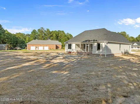 467 Eagle Trace Drive Blounts Creek NC 27814