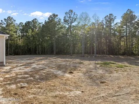 467 Eagle Trace Drive Blounts Creek NC 27814
