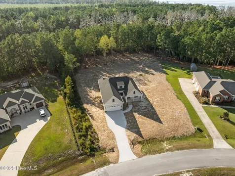 467 Eagle Trace Drive Blounts Creek NC 27814