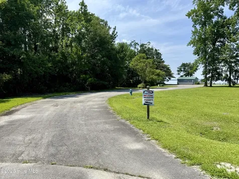 467 Eagle Trace Drive Blounts Creek NC 27814