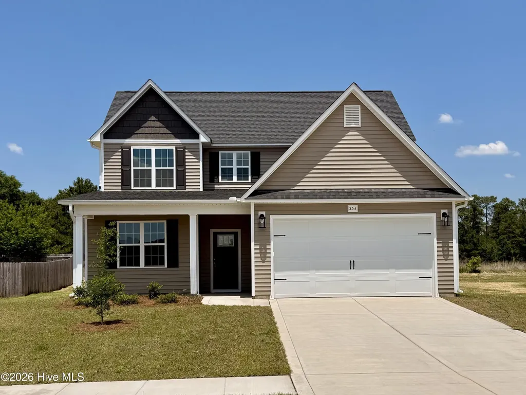 253 Crowville Street Raeford NC 28376
