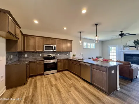 253 Crowville Street Raeford NC 28376