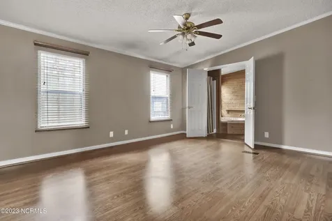 8 Scotts Hill Loop Road Wilmington NC 28411