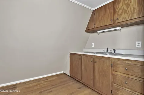 8 Scotts Hill Loop Road Wilmington NC 28411