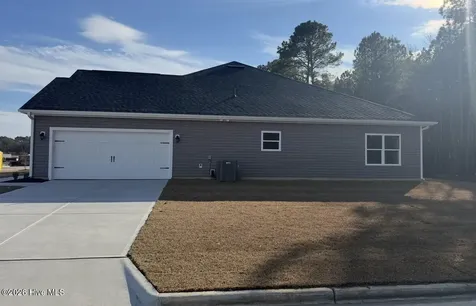 199 Seashore Street Grimesland NC 27837