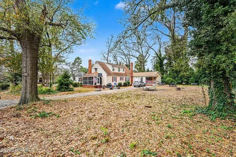 109 S Austin Street Maxton NC 28364