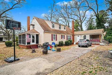 109 S Austin Street Maxton NC 28364