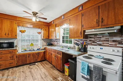 109 S Austin Street Maxton NC 28364