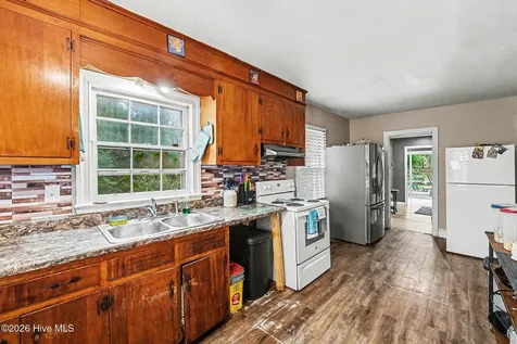 109 S Austin Street Maxton NC 28364