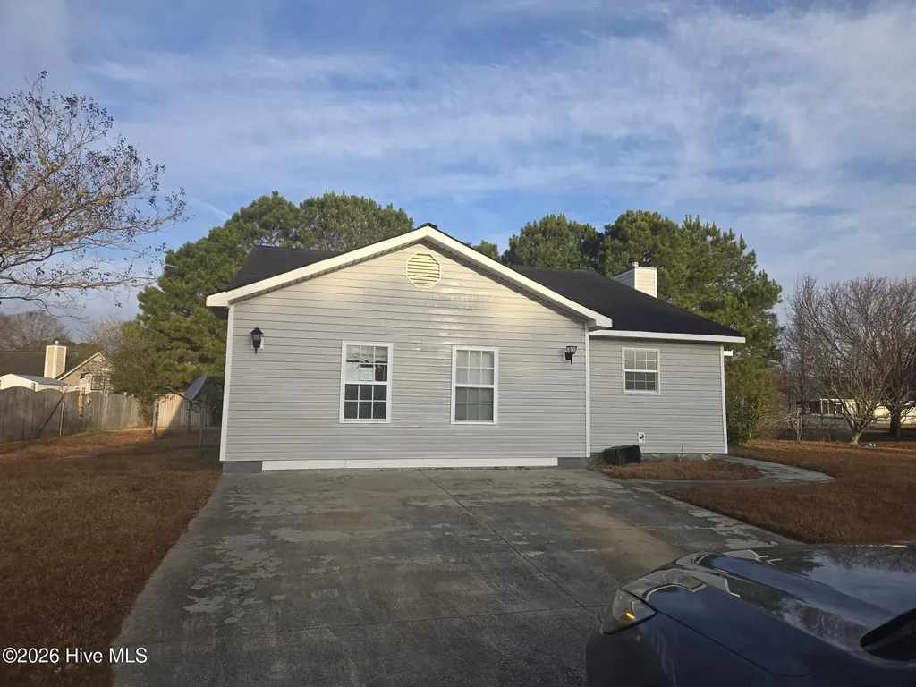 442 Dion Drive Hubert NC 28539