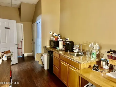 204 E Railroad Street Laurinburg NC 28352