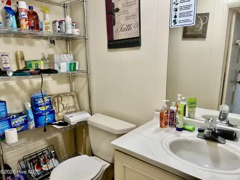 204 E Railroad Street Laurinburg NC 28352