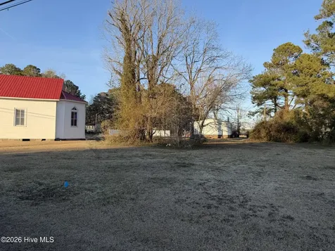 372 W Pantego Street Belhaven NC 27810