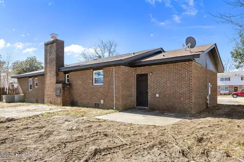 1414 Davis Street Jacksonville NC 28540