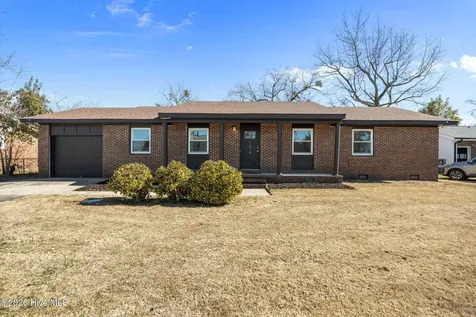 1414 Davis Street Jacksonville NC 28540