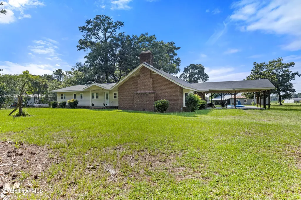 653 Seth Turner Road Albertson NC 28508