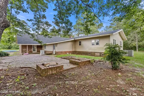 653 Seth Turner Road Albertson NC 28508