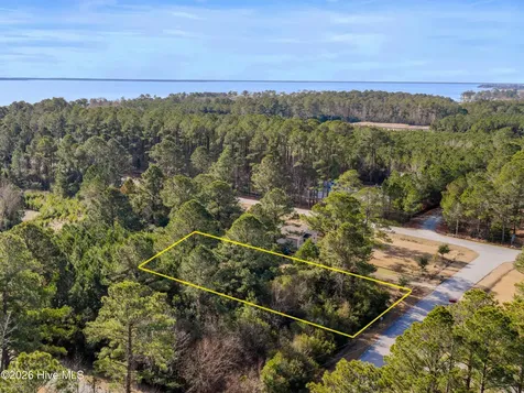 5996 Harbour Way Oriental NC 28571