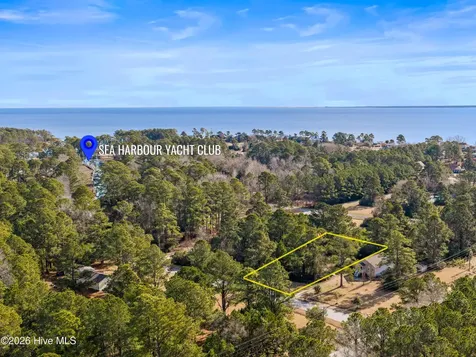 5996 Harbour Way Oriental NC 28571