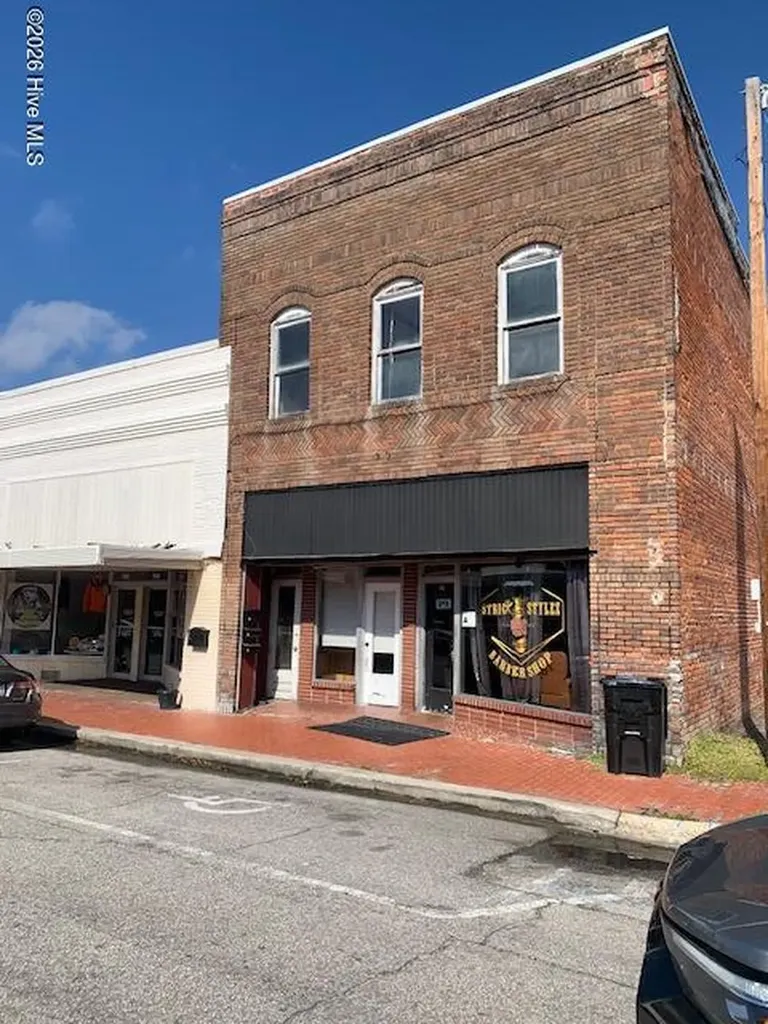 102 W 5th Street Tabor City NC 28463