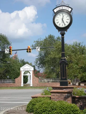 102 W 5th Street Tabor City NC 28463