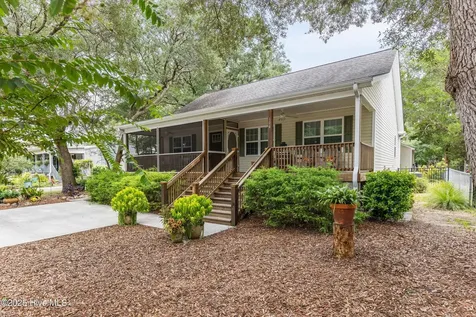 104 NE 40th Street Oak Island NC 28465