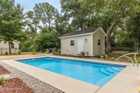 104 NE 40th Street Oak Island NC 28465