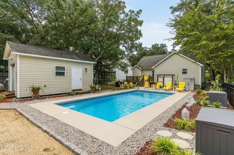 104 NE 40th Street Oak Island NC 28465